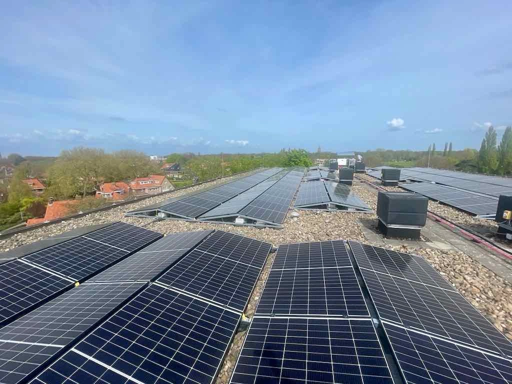 solar panels flat roof april 2026
