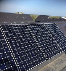 zonnepanelen in de zon oktober.